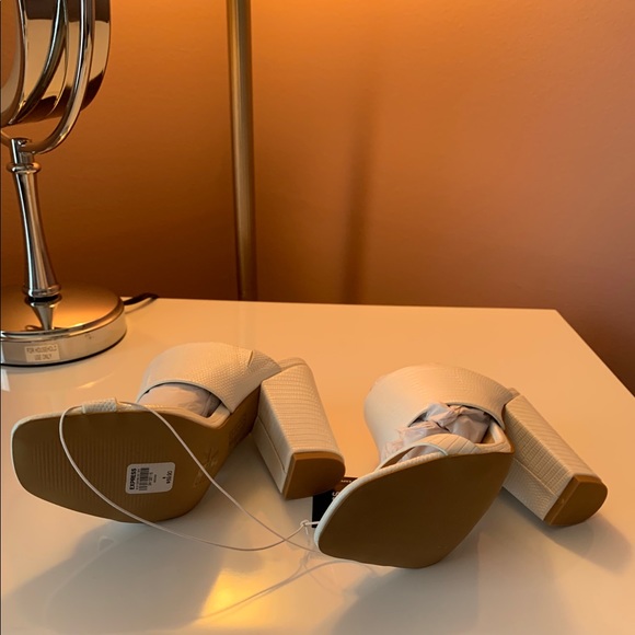 Thick Double Band Block Heel Sandals - Picture 3 of 6